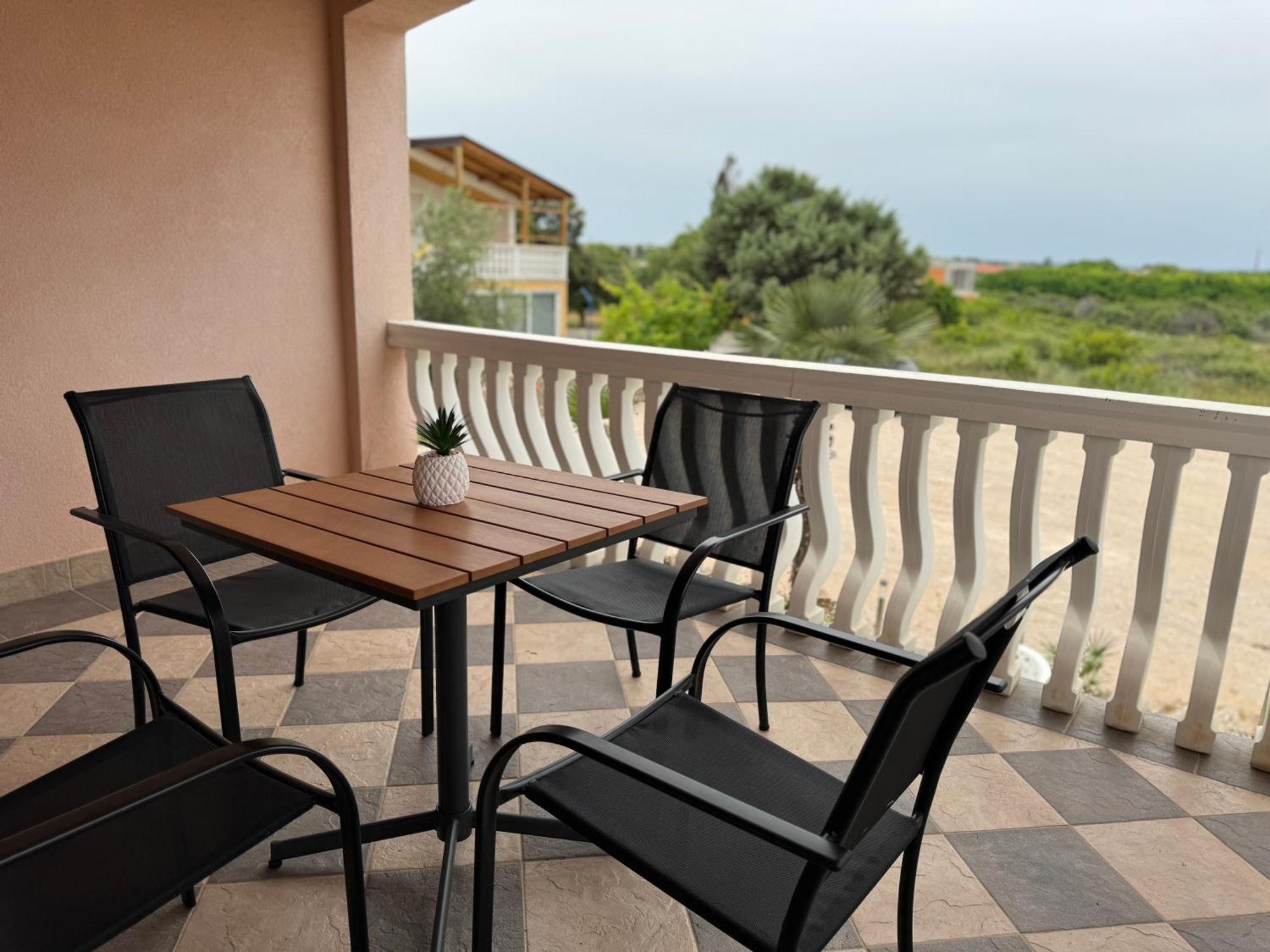Apartments Bernarda 1 نين المظهر الخارجي الصورة
